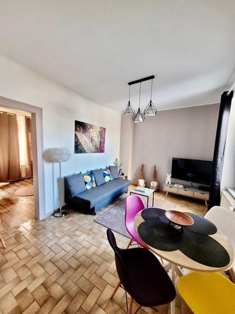 Communal lounge/ TV room, Living room, Seating area, Dining area