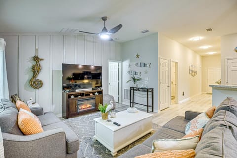 10 Mi to Ocean Home with Lanai in Ormond Beach! House in Ormond Beach