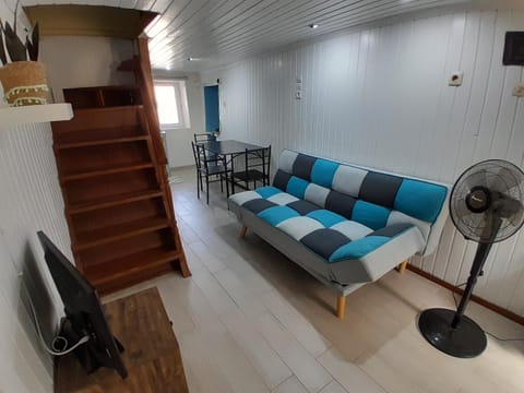 Communal lounge/ TV room, TV and multimedia