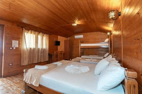 Bed, Photo of the whole room, Bedroom, wardrobe, air conditioner