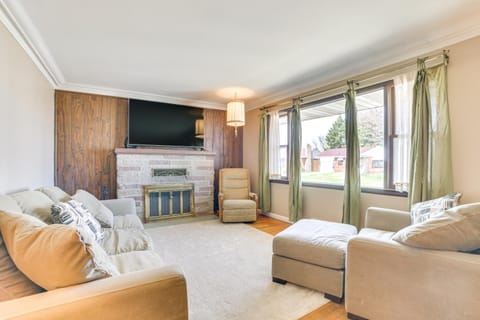 Alpena Lake-View Home - 1 MI to Downtown House in Alpena