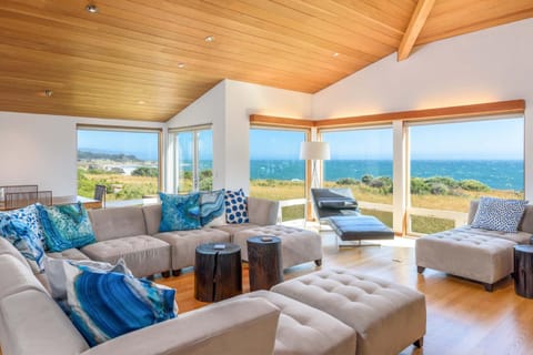 Pelican's Landing - Amazing Views & Hot Tub House in Sonoma County
