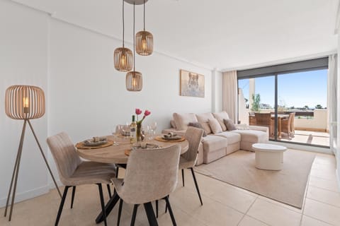 View (from property/room), Balcony/Terrace, Living room, Food
