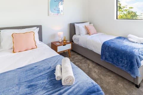 Stunning Mount Albert 2 Bed House in Auckland