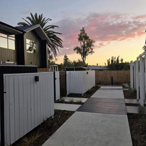 2 Bedroom Haven in Sunnyvale House in Auckland