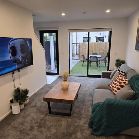 2 Bedroom Haven in Sunnyvale House in Auckland