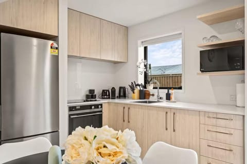 Gorgeous 2 Bed Henderson Stay House in Auckland