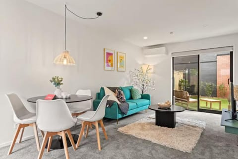 Charming 2 Bedroom Family Home House in Auckland