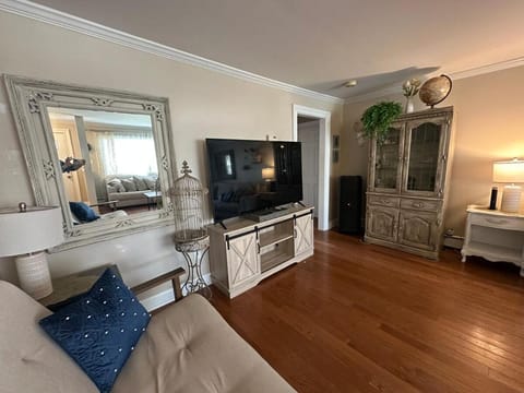 Selfie Walls l Spacious l Family Friendly l Near Beach House in Colorado