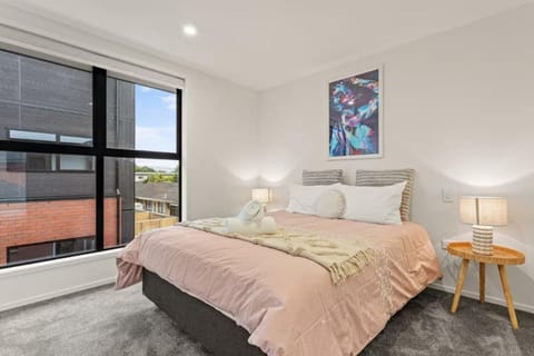 Lively and Charming Townhouse House in Auckland