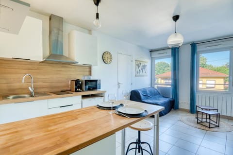 Living room, Meals, kitchen