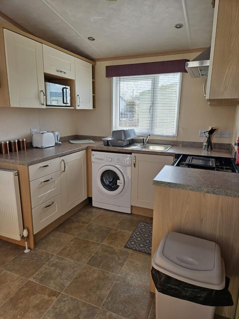 Lbn Caravan Campground/
RV Resort in Towyn