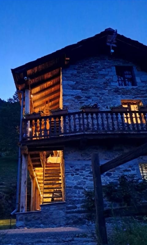 Property building, Night