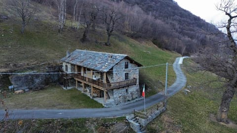 Baita Marianna - Relax in Quincinetto Chalet in Aosta Valley, Italy