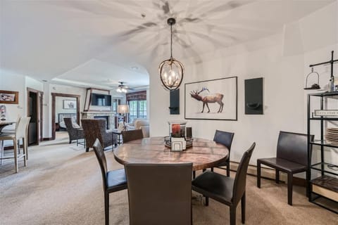 Best Mtn View-Ski In Ski Out & Gondola to Downtown House in Breckenridge