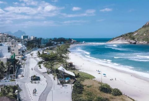 Amplo apt 2 Qdras da Praia do Pontal Apartment in Rio de Janeiro