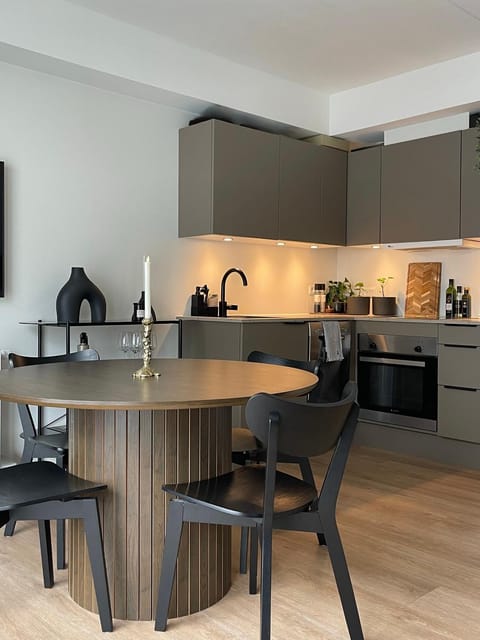 Kitchen or kitchenette, Living room, dishwasher, oven