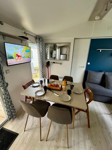 TV and multimedia, Dining area
