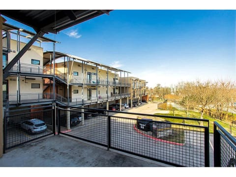 Convenient Condo Near Zilker & Barton Springs House in Zilker