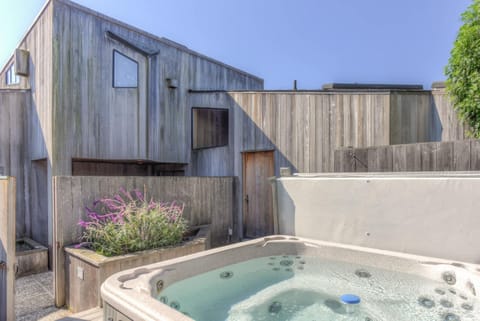 Ocean Views - Near Bluff Coast Trail - Hot Tub House in Sonoma County