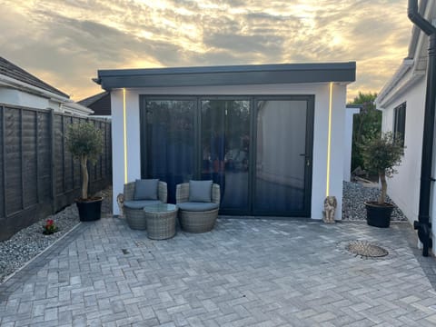 Guest House with parking in Bournemouth House in Bournemouth