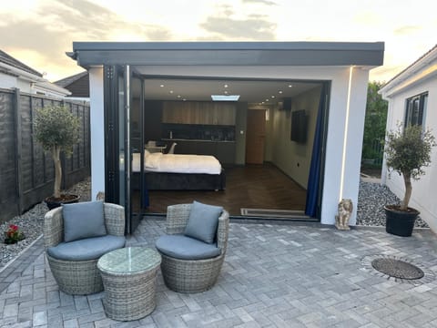 Guest House with parking in Bournemouth House in Bournemouth