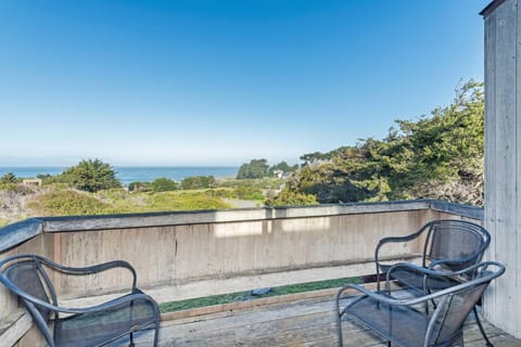 Viglione - Fireplace Hot Tub & Ocean Views House in Sonoma County