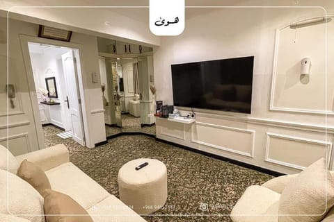 Communal lounge/ TV room, TV and multimedia, Living room, Seating area