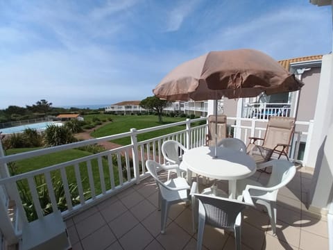 Patio, Balcony/Terrace, Dining area, Sea view