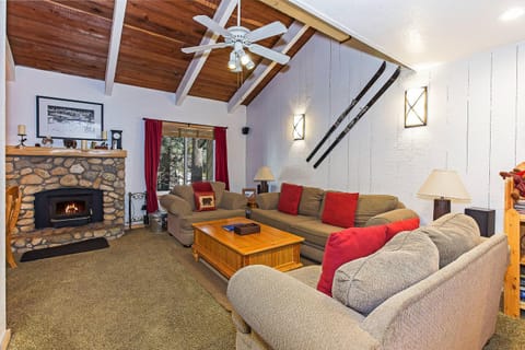 Horizons 4 Year-Round Outdoor Activities House in Mammoth Lakes