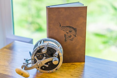 Rainforest Tiny Home Retreat Fishing Cabin Cabin in Forks