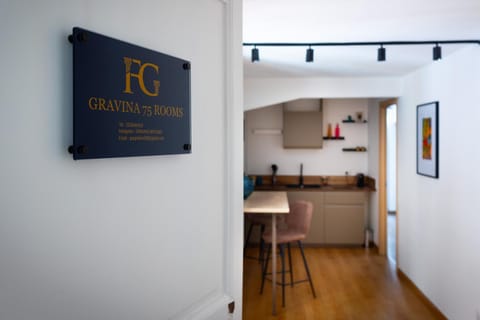 Property logo or sign, Dining area, Logo/Certificate/Sign, stove