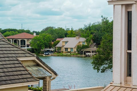 Horseshoe Bay Townhome w Water Access House in Lake Lyndon B Johnson