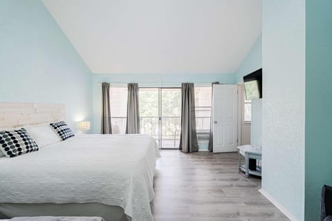 Horseshoe Bay Townhome w Water Access House in Lake Lyndon B Johnson