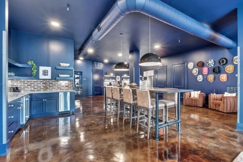 Kitchen or kitchenette, Seating area, Dining area, minibar