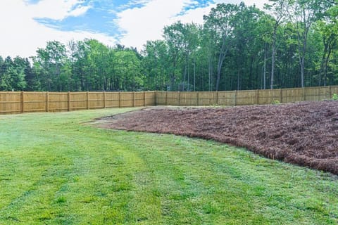 Modern 4BR 3BA Family Retreat Douglasville House in Douglasville