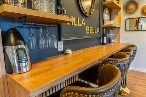 NEW! VillaBella Luxury Farmhouse Villa in Ozark Mountains