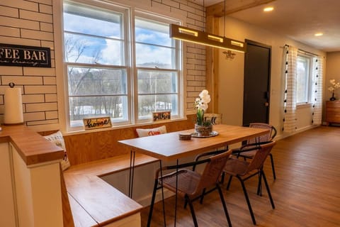 NEW! VillaBella Luxury Farmhouse Villa in Ozark Mountains