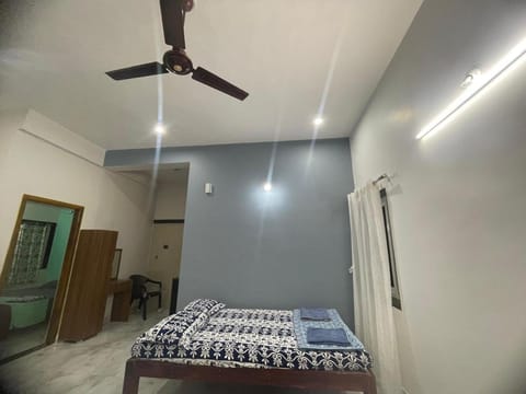 Bed, Living room