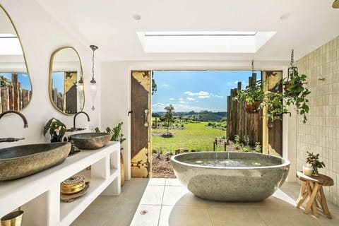 Natural landscape, Bathroom, Garden view, Garden view, Mountain view, Mountain view, Open Air Bath, Open Air Bath, Bath