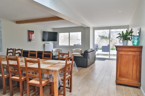 TV and multimedia, Living room, Dining area, heating
