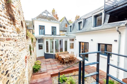 Les Flobarts - grande maison de famille en centre ville à 50m de la baie House in Hauts-de-France