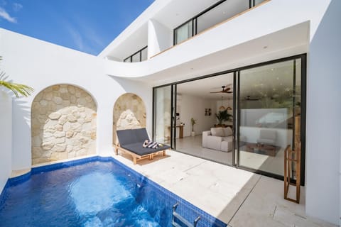 Patio, Day, Natural landscape, Hot Tub, Living room, Seating area, Pool view, Swimming pool, sunbed