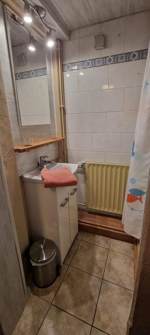 La chambre des As Apartment in Wallonia, Belgium