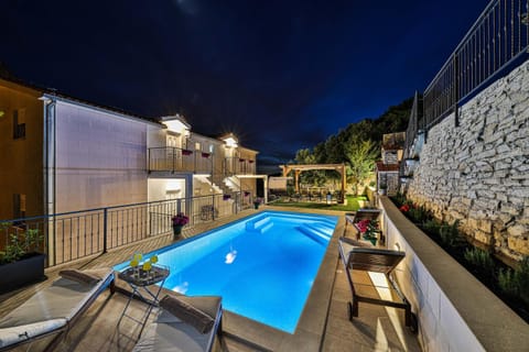 Property building, Balcony/Terrace, Swimming pool
