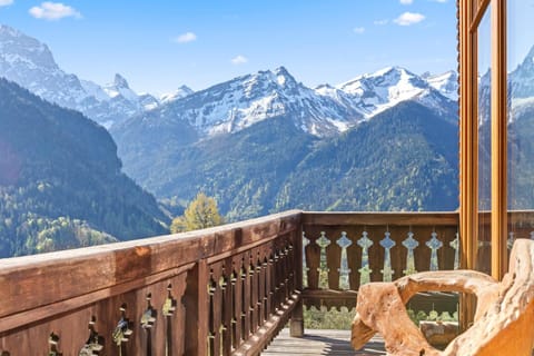 Nearby landmark, Spring, Day, Natural landscape, View (from property/room), Balcony/Terrace, Mountain view