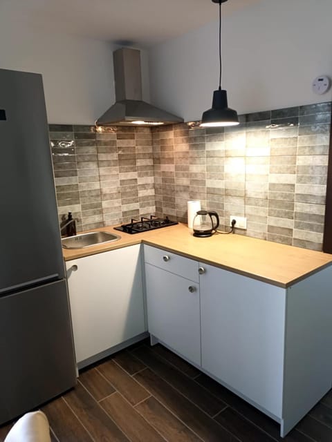 Kitchen or kitchenette, pet friendly, stove