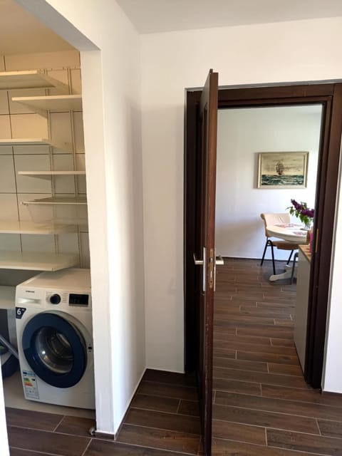 wardrobe, washing machine