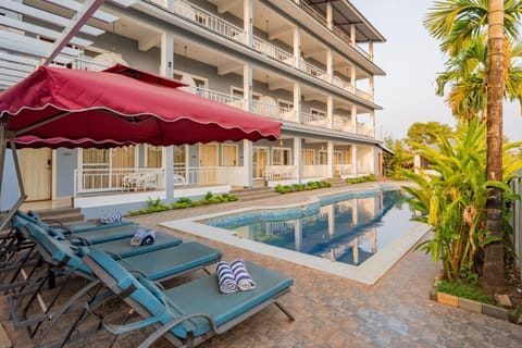 Swimming pool, Swimming pool