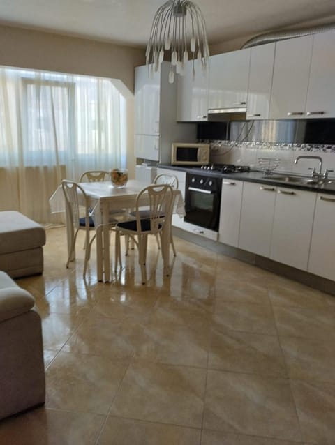 Kitchen or kitchenette, Dining area, dishwasher, oven, stove